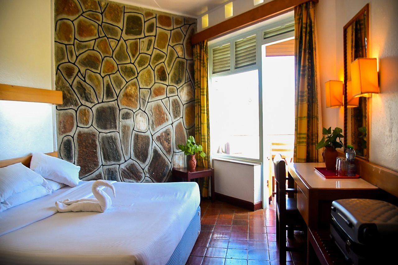 Ngulia Safari Lodge Tsavo エクステリア 写真